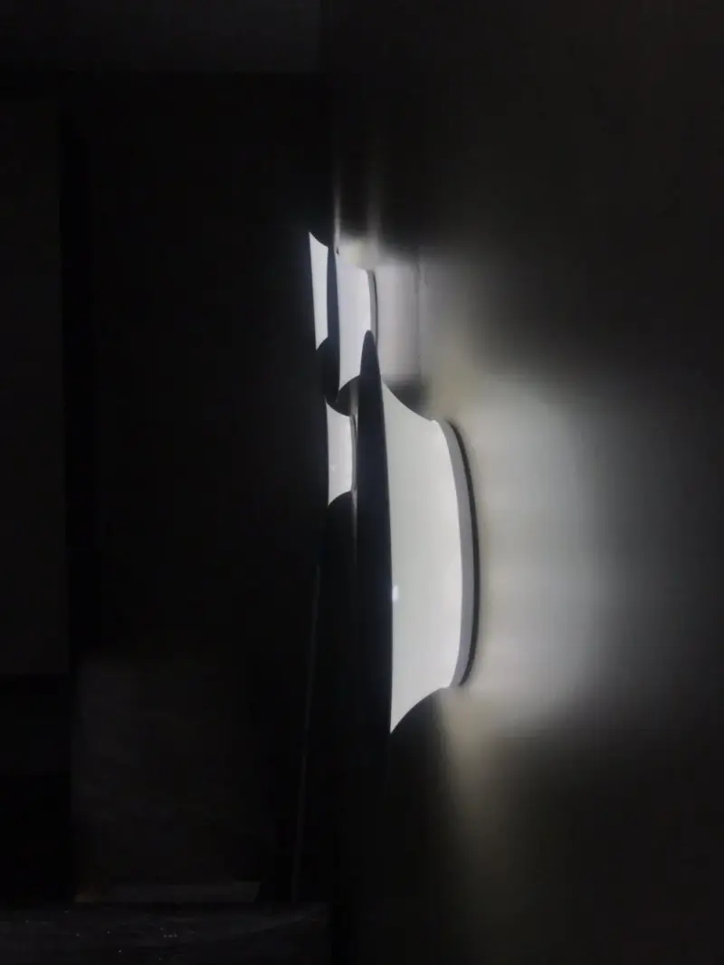 PUCK WALL ART Fluorescent wall light