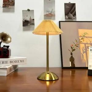 Scandinavian - Retro Table Lamp