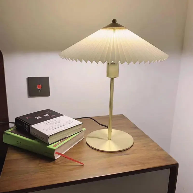 Perla Pleated Table Lamp