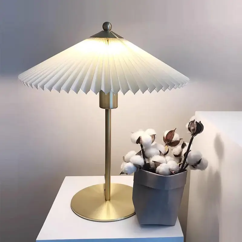 Perla Pleated Table Lamp