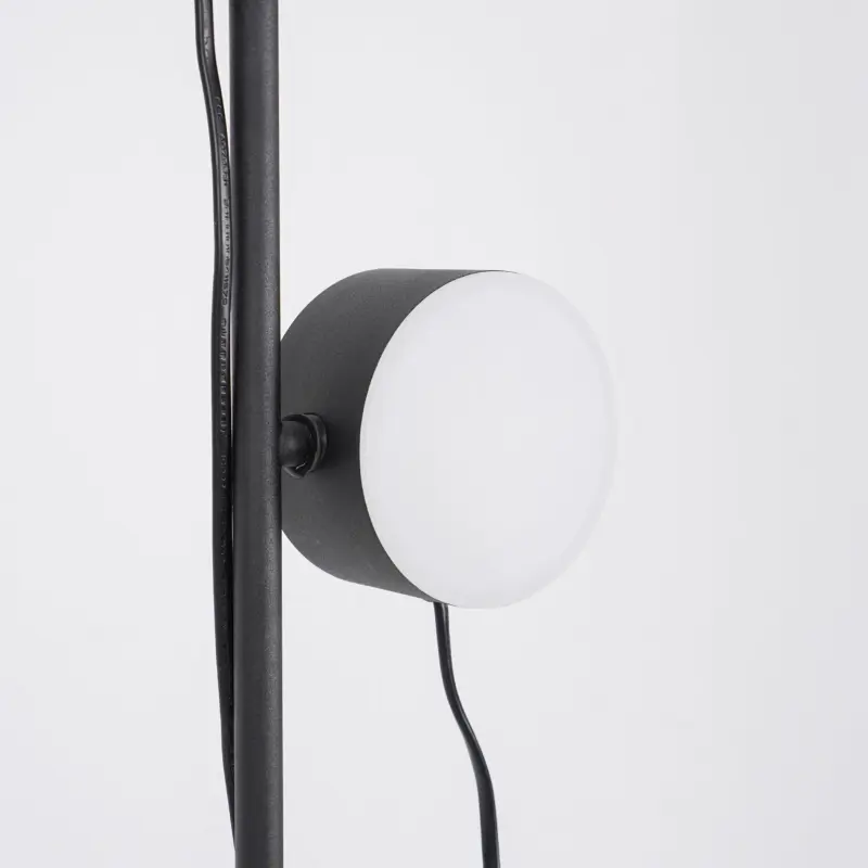 PostFloorLamp