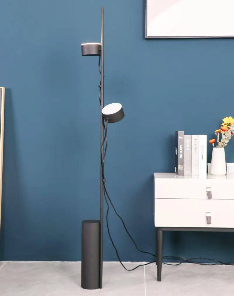 PostFloorLamp