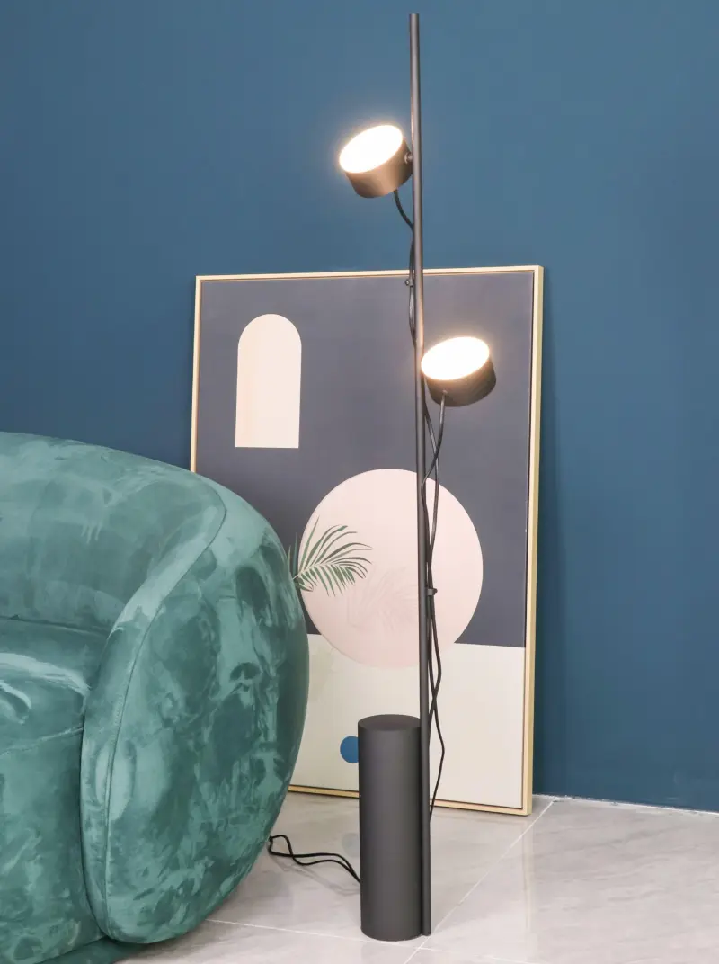 PostFloorLamp