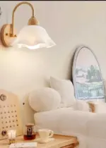 RetroFlowerWoodenWallLamp