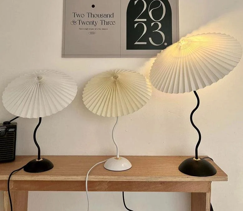 Retro Japanese-inspired Pleated Squiggle Table Lamp - ISTANBULLU LTD