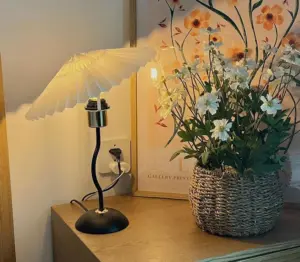 Retro Japanese-inspired Pleated Squiggle Table Lamp