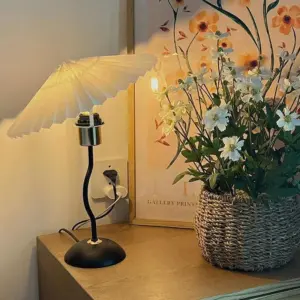 Retro Japanese-inspired Pleated Squiggle Table Lamp - ISTANBULLU LTD
