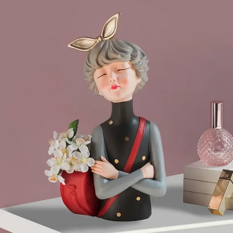 RetroModernLadyDecorativeVase Homeko2