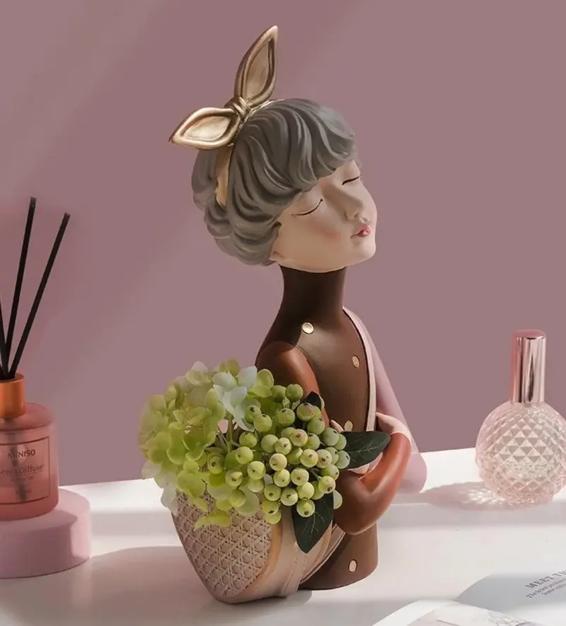 RetroModernLadyDecorativeVase Homeko6
