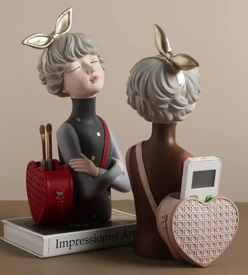 RetroModernLadyDecorativeVase Homeko7