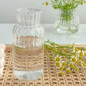 Retro Small Ribbed Glass Vase - ISTANBULLU LTD