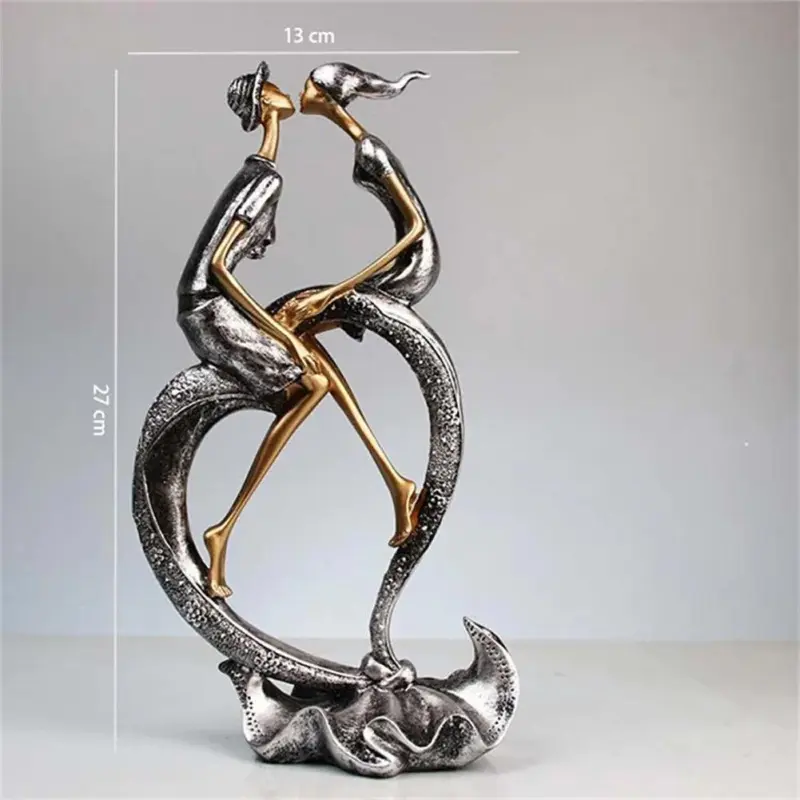 RomanticKissingFigurine Homeko5