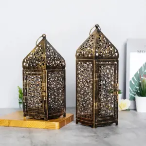 Metal Lantern | Create the perfect atmosphere in your home!