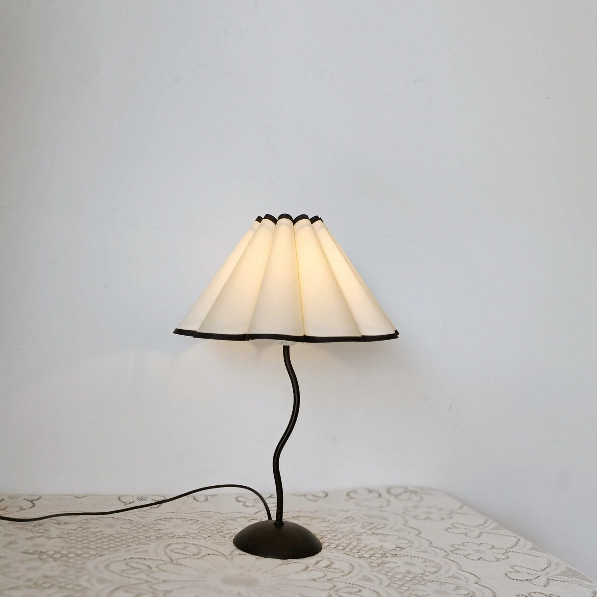 Vintage Squiggle Lamp with Pleated Lampshade - ISTANBULLU LTD