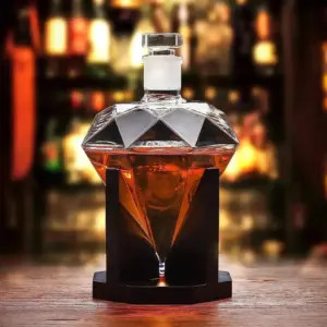Whiskey Decanter - Diamond