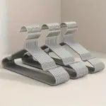 Slaapkamer.Kleerhangers.3