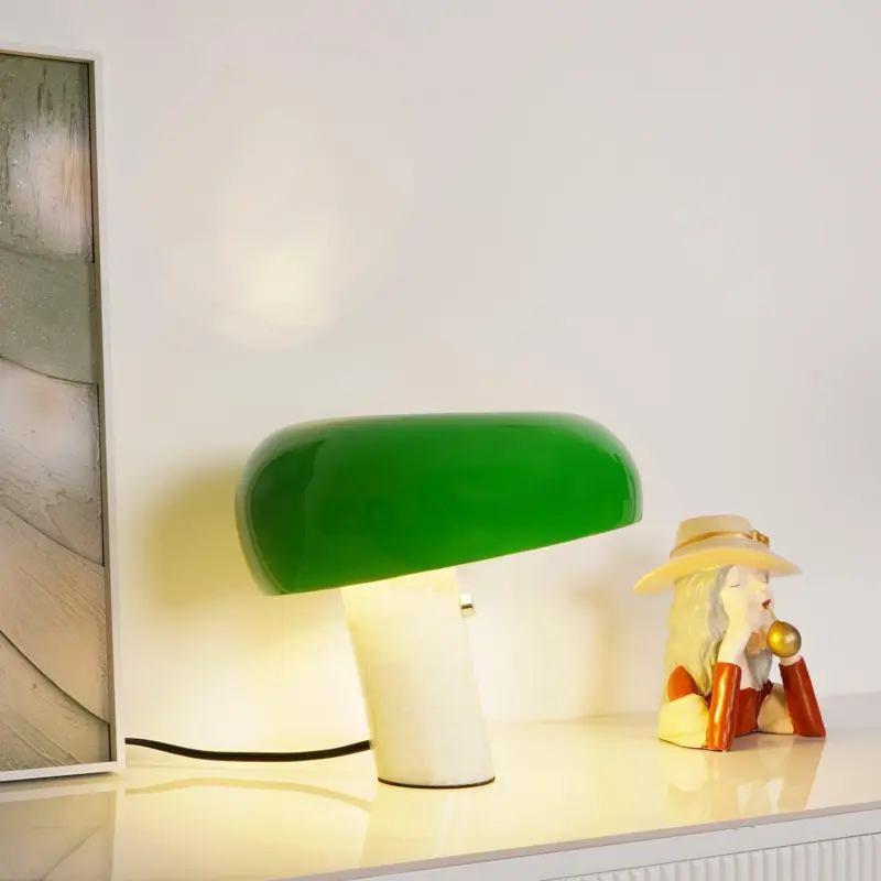 Snoopy Table Lamp 2 8cab9123 a20b 4895 9ab7 2b7748b9efa7