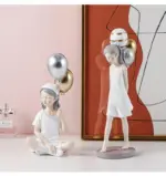 StreetArtBalloonGirlFigurine Homeko5