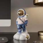 StreetwearOutfitAstronautDecor Homeko5