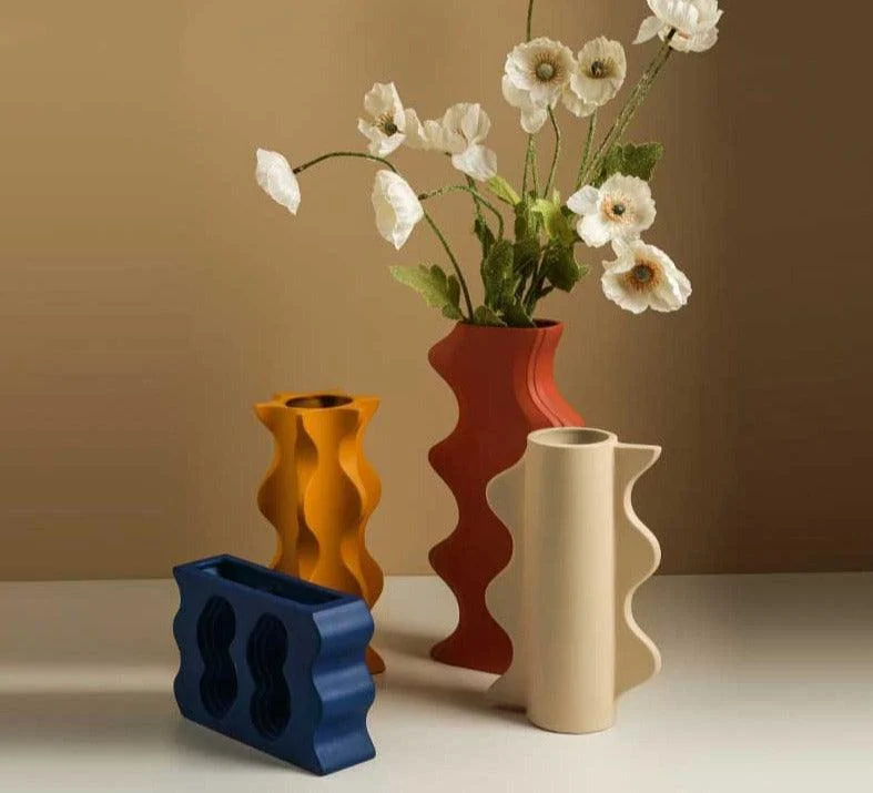 Scandi Funky Ceramic Curve Vase - ISTANBULLU LTD