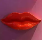 VibrantLipSculptureWallArt-Homeko3 VibrantLipSculptureWallArt Homeko3