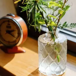 Vintage Ribbed Smoked Glass Vase - ISTANBULLU LTD
