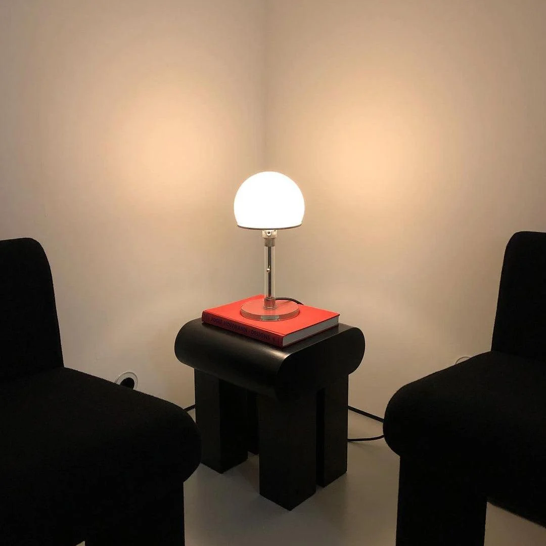 Wg 25 Gl Table Lamp 38