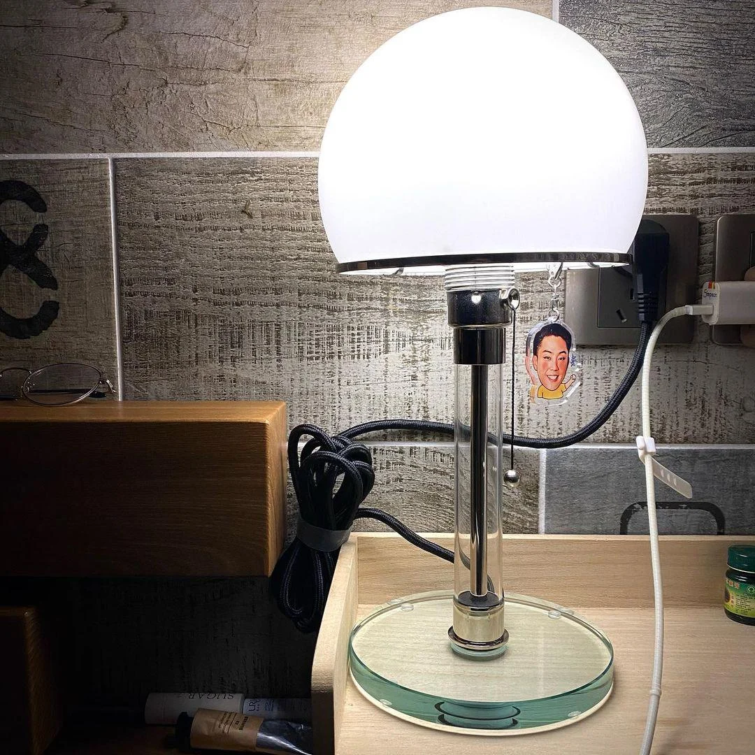 Wg 25 Gl Table Lamp 39