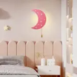 Wandlamp-Cartoon-Mobiel-Opladen-Kinderen-Slaapkamer-Decor-Gratis-Bedrading-Maan-Wolk-Bed-Schattige-Lamp-Creatieve-Decoratieve.jpg_4e320588-4414-4477-b048-0de171a35193 Wandlamp Cartoon Mobiel Opladen Kinderen Slaapkamer Decor Gratis Bedrading Maan Wolk Bed Schattige Lamp Creatieve Decoratieve.jpg 4e320588 4414 4477 b048 0de171a35193