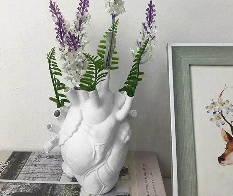 White Ceramic Anatomical Heart Flower Vase - ISTANBULLU LTD