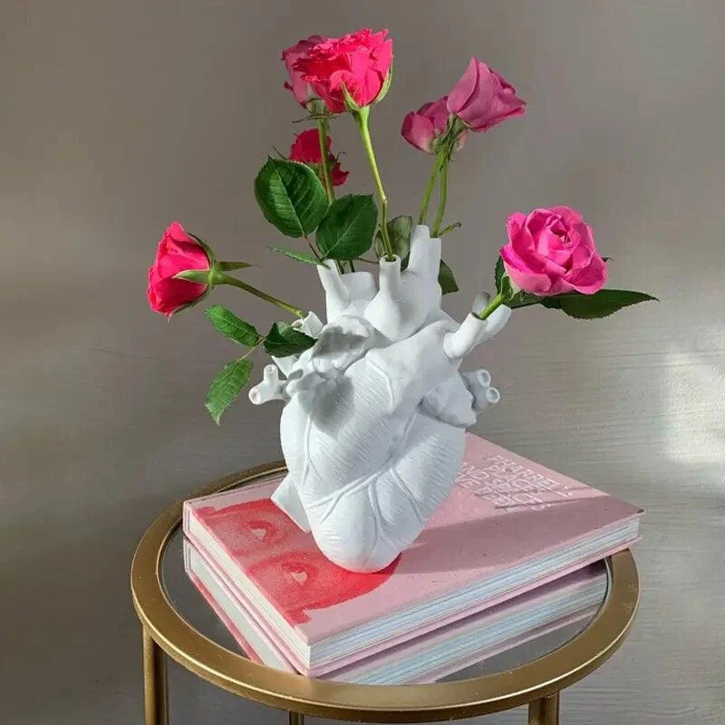 White Ceramic Anatomical Heart Flower Vase - ISTANBULLU LTD