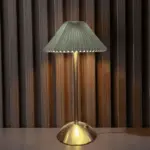 Wireless LightingFreedomwiththeGloLichtModernandWirelessTableLamp Homeko4