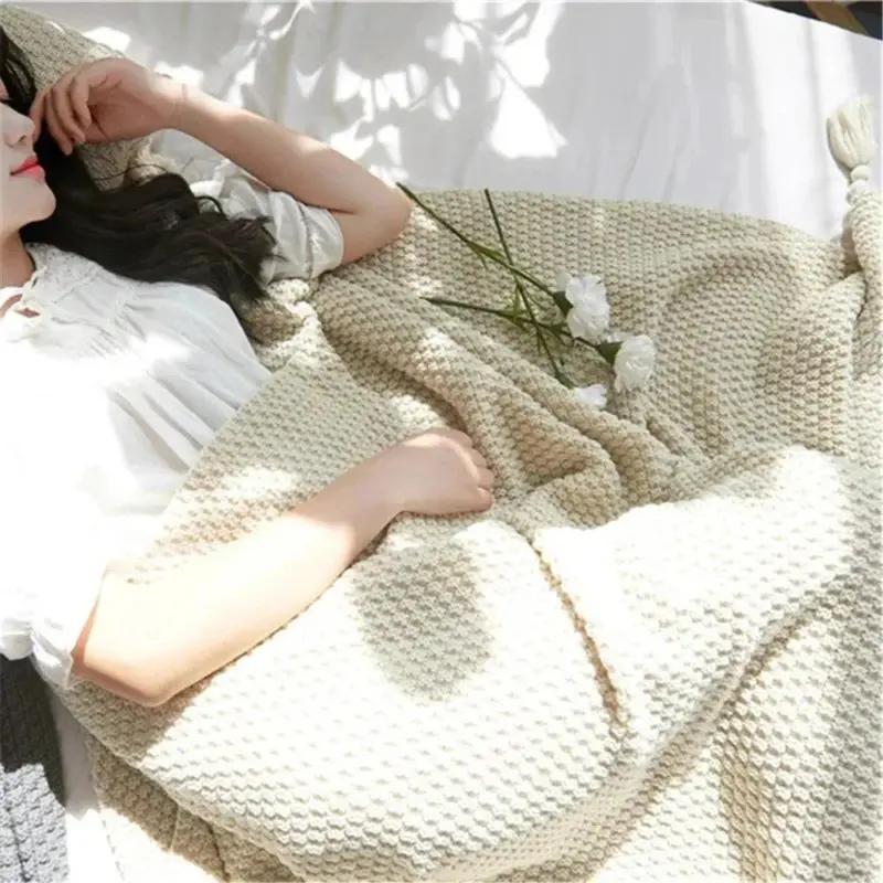 Cosy woollen knitted tassel sofa blanket