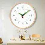 GKBaRonde Minimalistische Wandklok Cartoon Leuke Massief Houten Frame Stille Klok Voor Kinderkamer Woonkamer Restaurant Opknoping Horloge