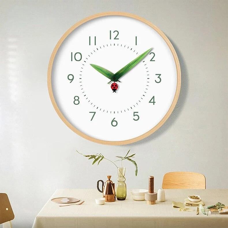 Gkbaronde Minimalistische Wandklok Cartoon Leuke Massief Houten Frame Stille Klok Voor Kinderkamer Woonkamer Restaurant Opknoping Horloge