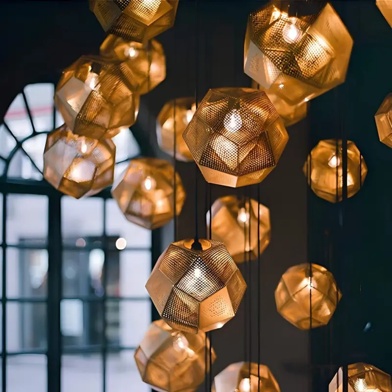 Geometrische runde haengelampe metall lichtdesign modern schwarz gold silber xlumina10