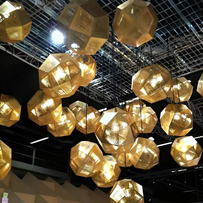 Geometrische runde haengelampe metall lichtdesign modern schwarz gold silber xlumina11
