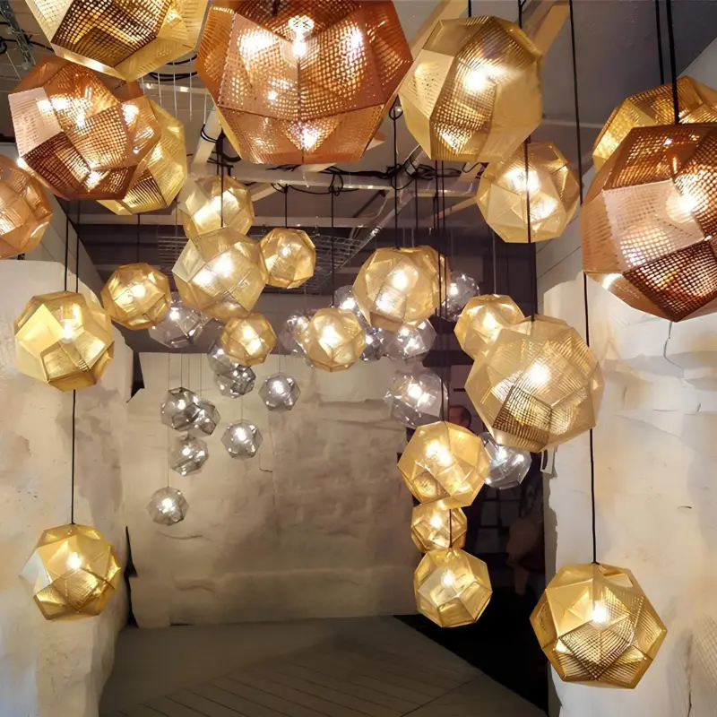 Geometrische runde haengelampe metall lichtdesign modern schwarz gold silber xlumina9
