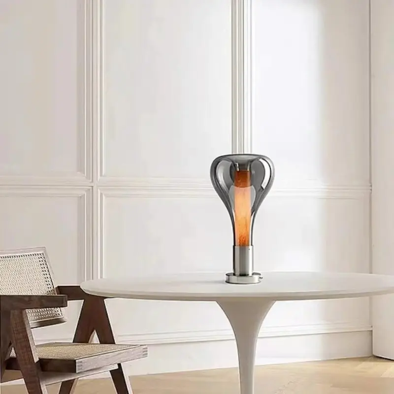 Glass table lamp2 6b0bfabb 8fdb 4099 84cc b22d72a6ac29