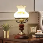 Glowsophie urnen tischlampe rotes braunes finish wohnzimmer beleuchtung xlumina