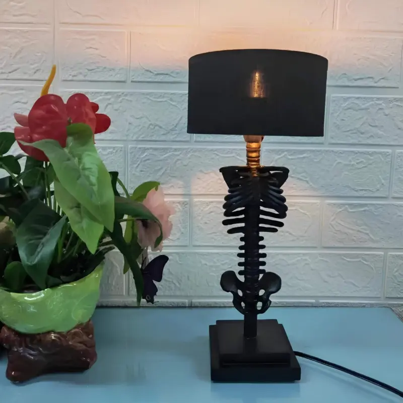 Gothic skelett tischlampe led licht dekoration xlumina3