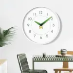 LjcCRonde Minimalistische Wandklok Cartoon Leuke Massief Houten Frame Stille Klok Voor Kinderkamer Woonkamer Restaurant Opknoping Horloge
