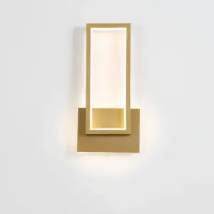 Homeko â Luxurious golden LED wall lamp with minimalist design