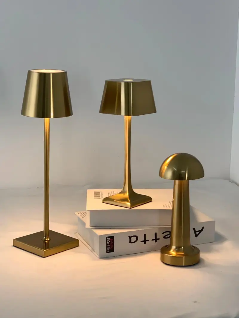 Lumisquare led usb vierkant tischlampe schwarz weiss modern usb beleuchtung xlumina