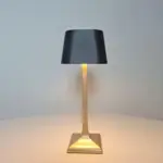 Lumisquare led usb vierkant tischlampe schwarz weiss modern usb beleuchtung xlumina