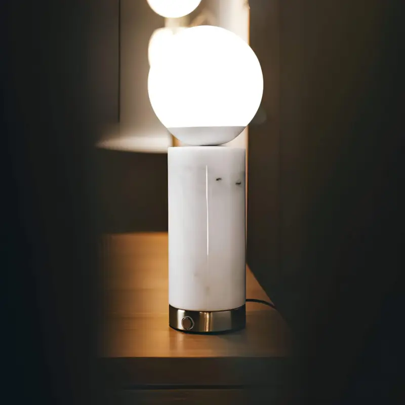 Marble glow tischlampe mit marmor sockel led licht elegantes design xlumina2
