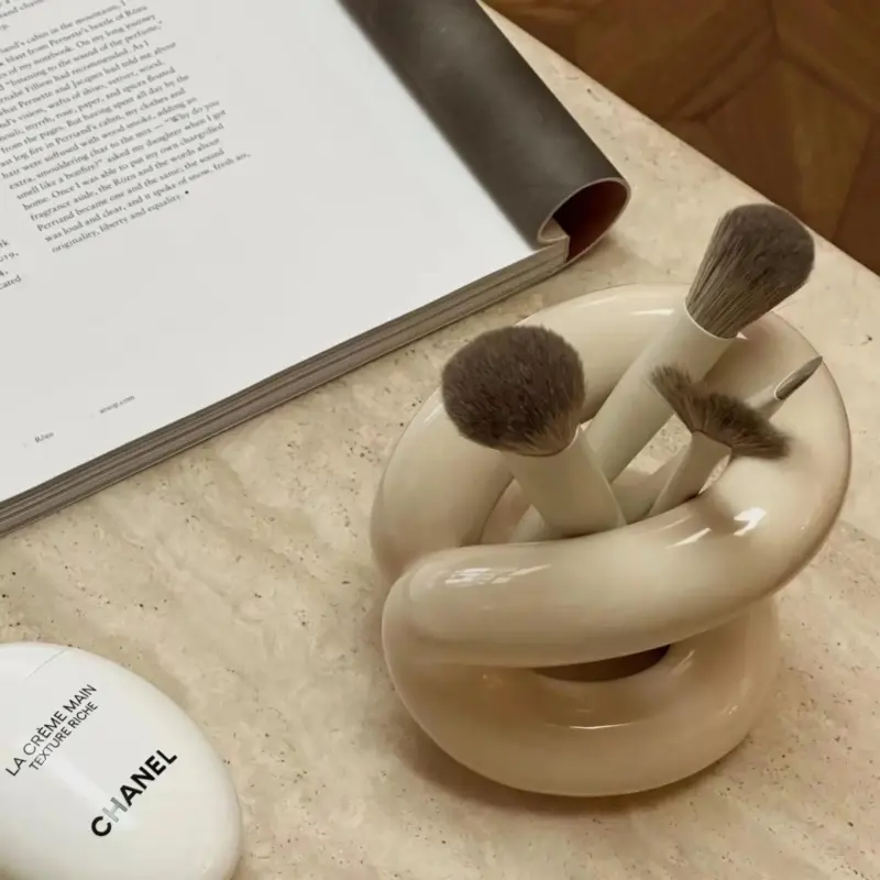 Minimal abstract makeup brush holder
