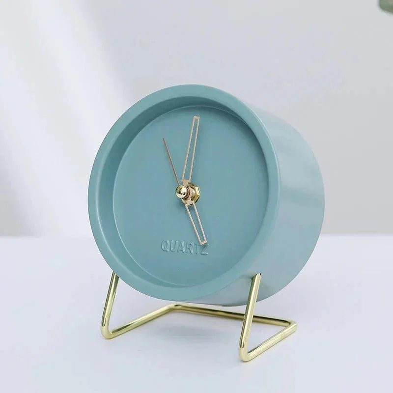 Minimalist Art Inspired Quartz Clock 638781