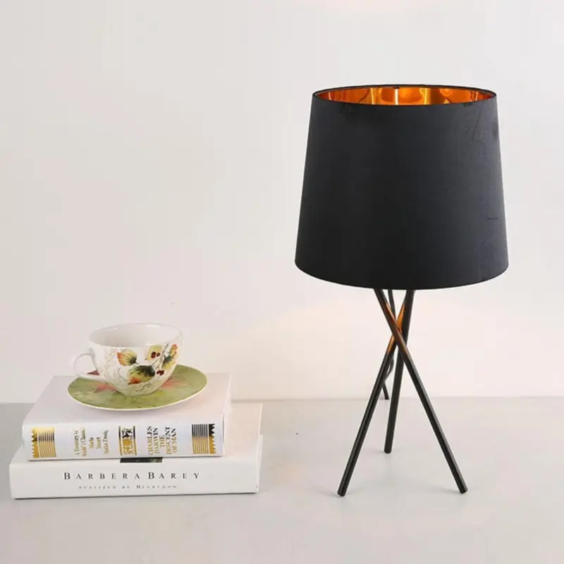 Minimalistische tischlampe mit stoffschirm modern elegant nachtlicht xlumina