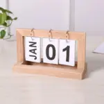 Perpetual wooden flip display calendar